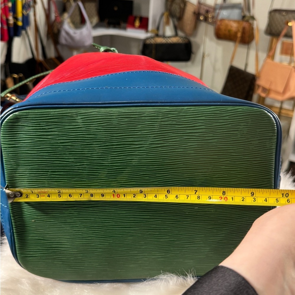 Louis Vuitton LV Shoulder Bag Noe Red Epi - Picture 3 of 15